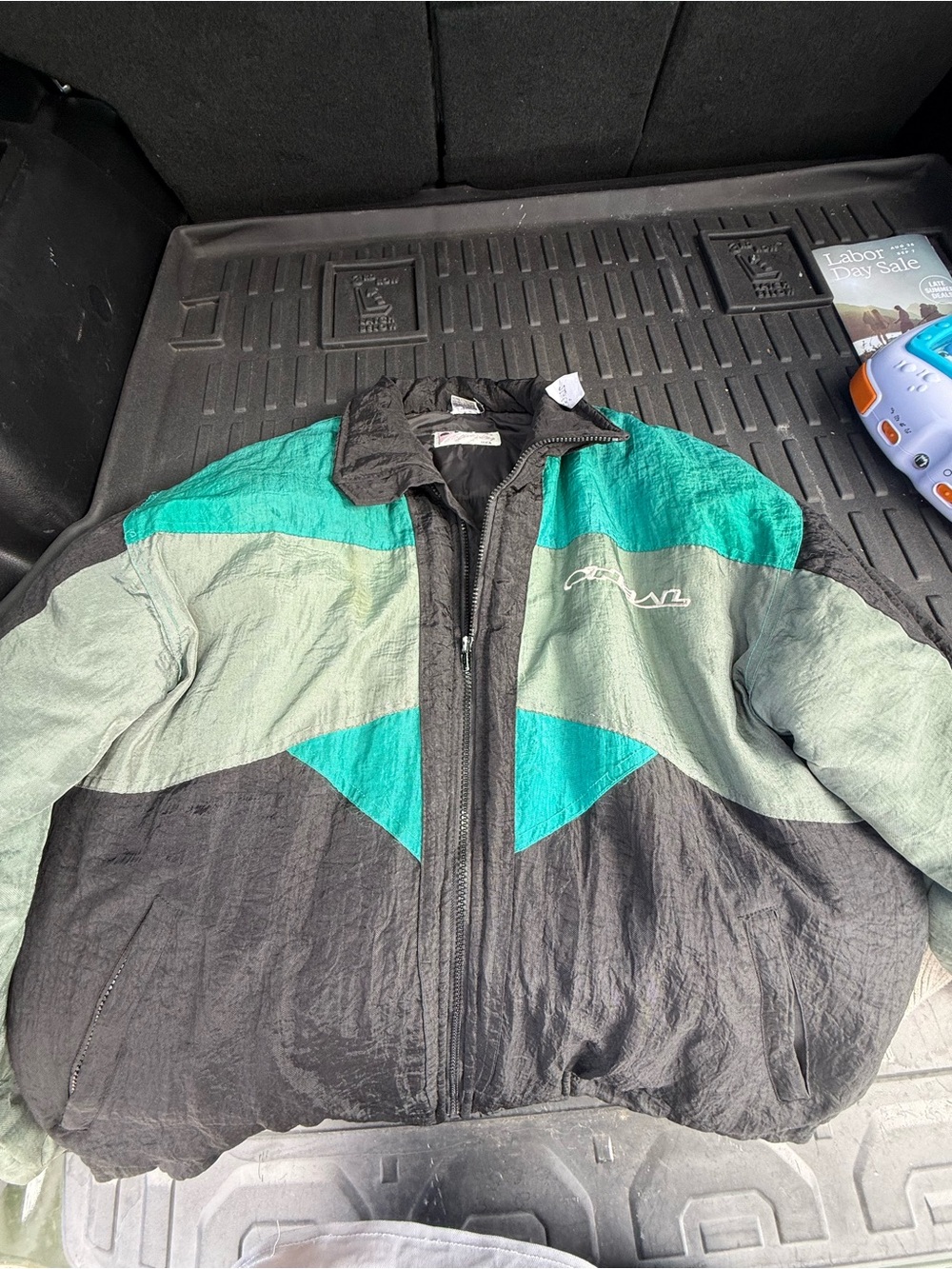 O'Neill Men's Colorblock Windbreaker Jacket in Teal, Black & Light Green